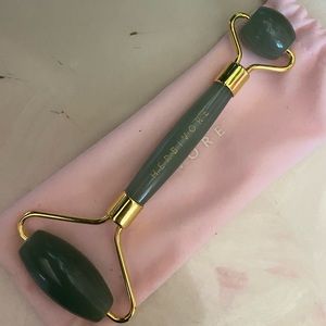 Jade face roller from herbivore